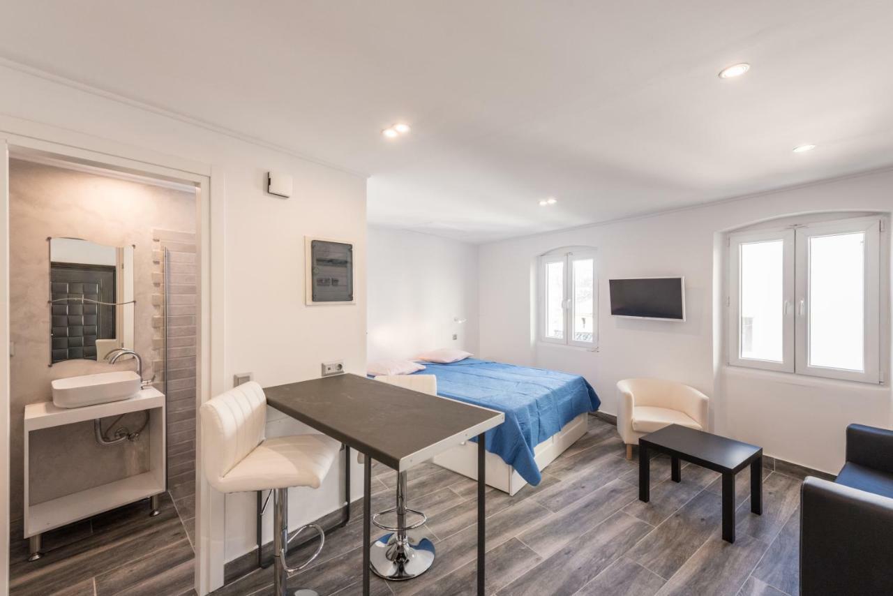Corfu Downtown Suites Exteriör bild